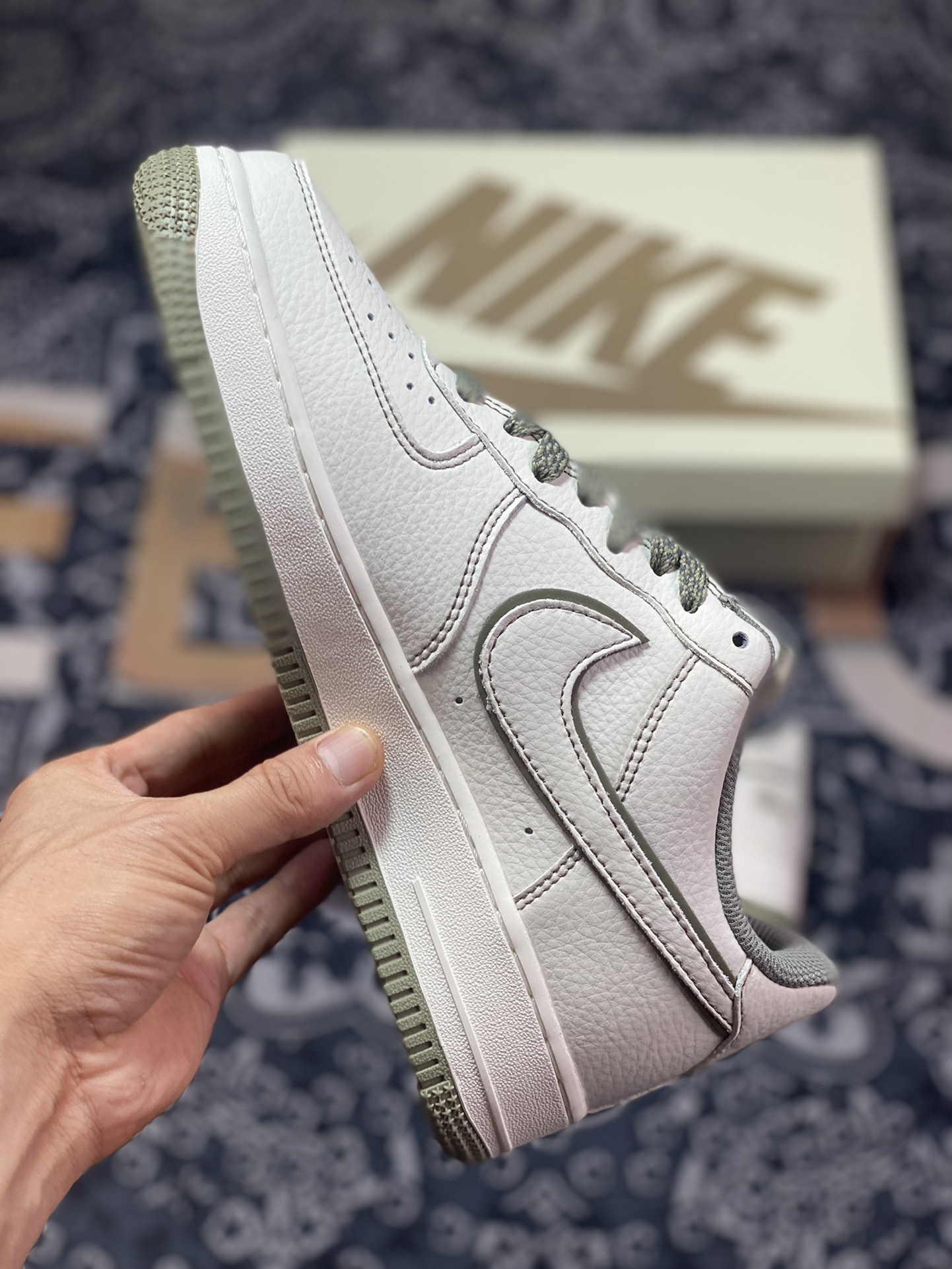 Stüssy x Nike Air Force 1′07 Low ”Milk White/Brown” Air Force One Sneakers ”Leather Beige Olive Brown Reflective Stüssy” UN1635-777