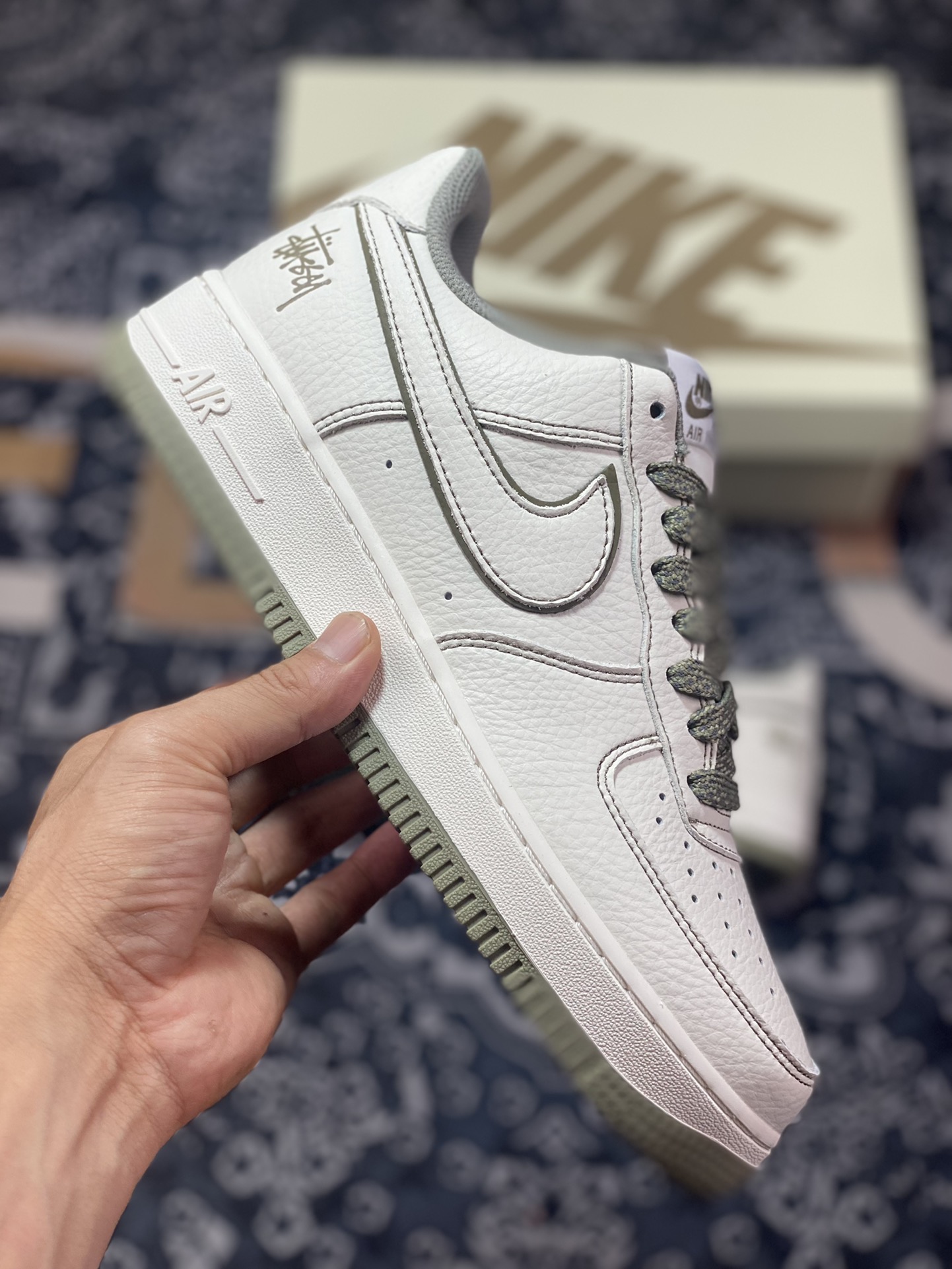 Stüssy x Nike Air Force 1′07 Low ”Milk White/Brown” Air Force One Sneakers ”Leather Beige Olive Brown Reflective Stüssy” UN1635-777