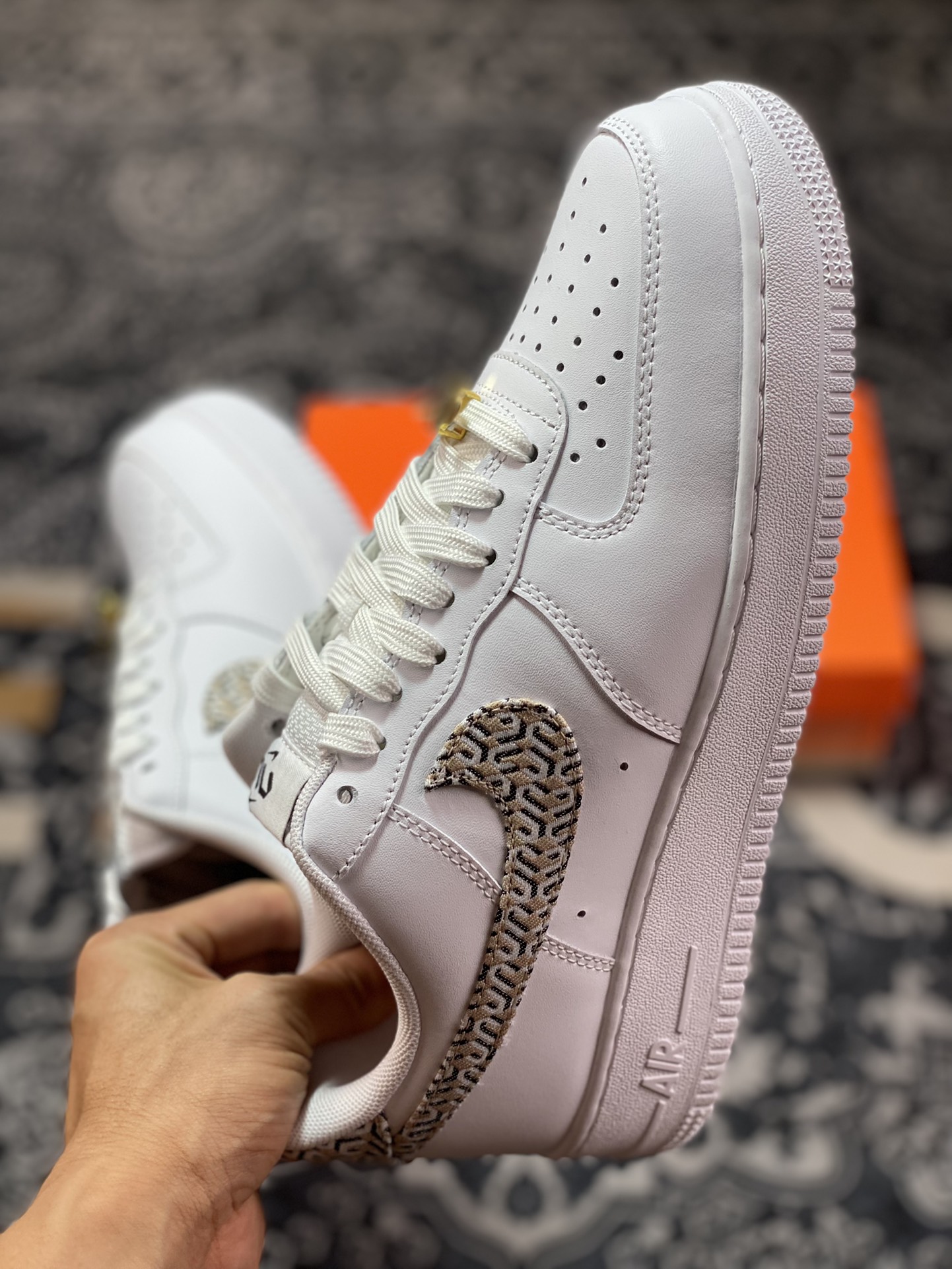 Nike Wmns Air Force 1'07 Low LX”United in Victory” Air Force One Sneakers ”White Khaki Brown NU Full Hook” DZ2709-100