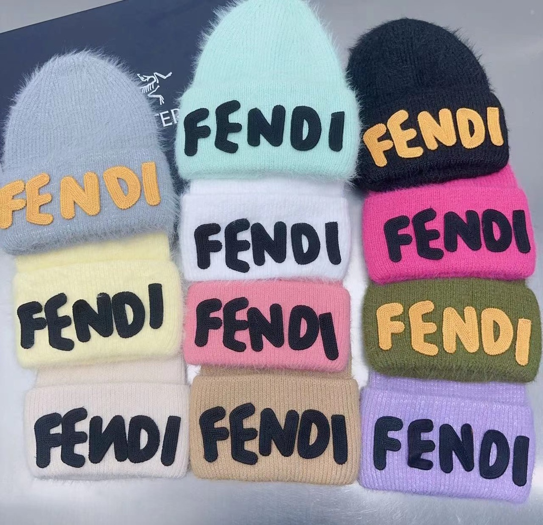 Fendi Hüte Gestrickte Mütze