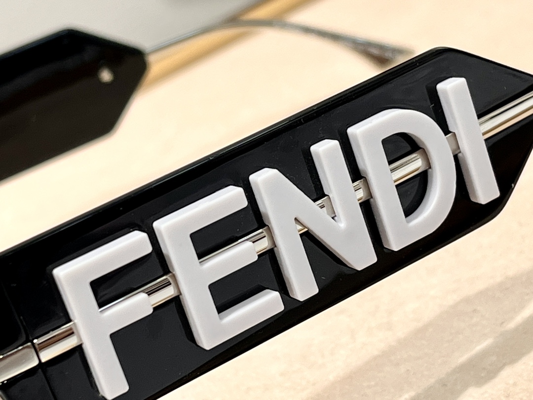  FEND* 
MODFE40097I
size51口23-140🎉
