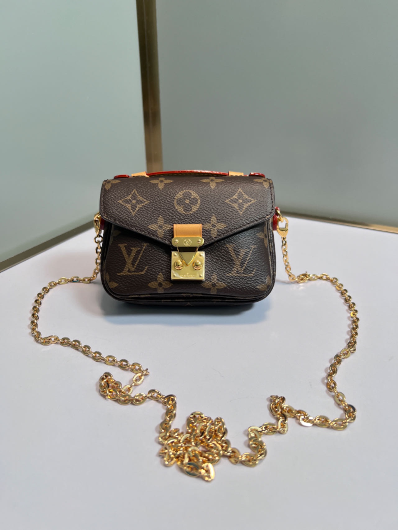 2023 Replica
 Louis Vuitton LV Pochette MeTis Crossbody & Shoulder Bags Luxury Fake
 Monogram Canvas Cowhide Chains M81267