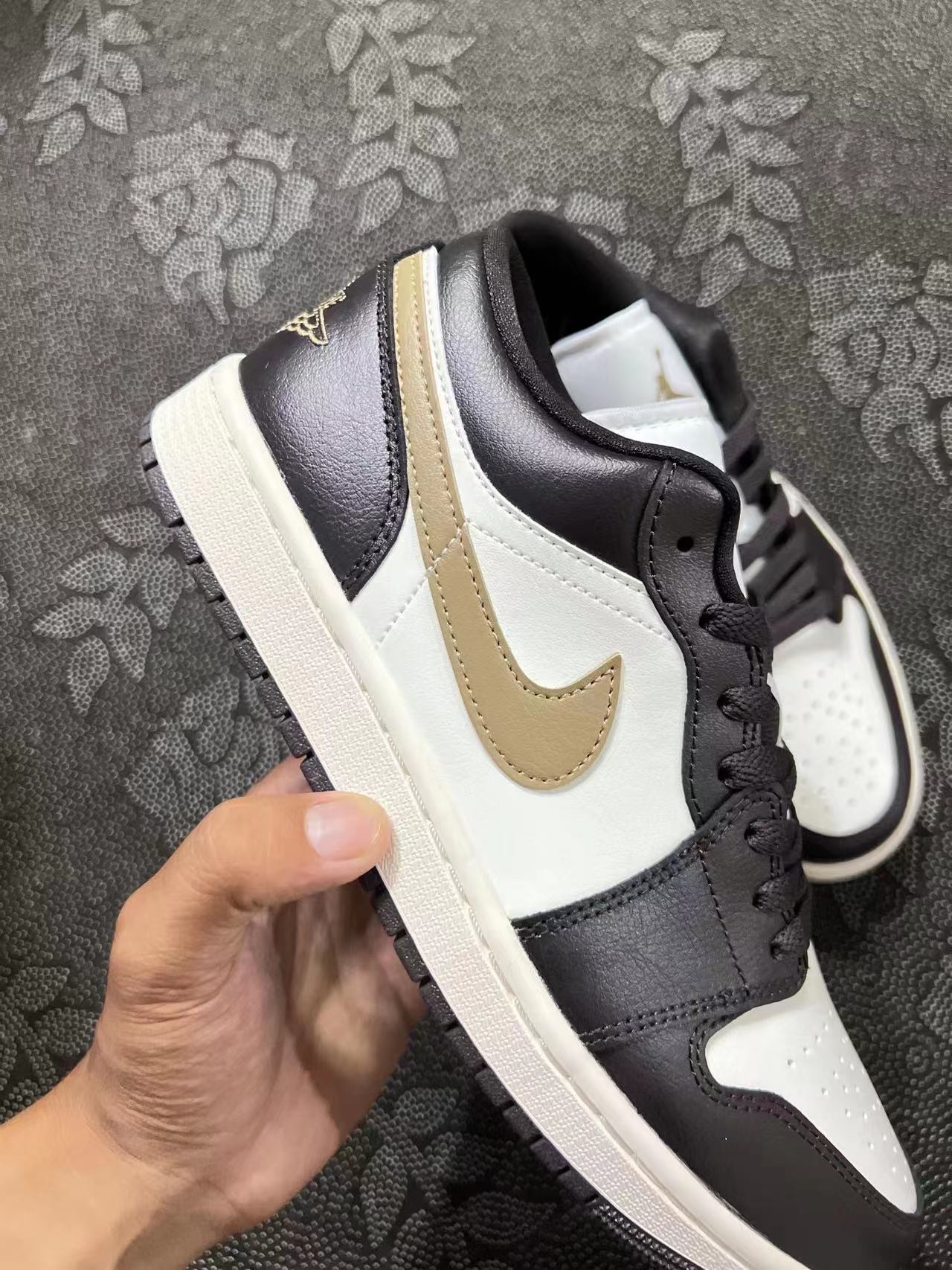 ? Aj1 Low 低帮Shadow Brown 白粽色