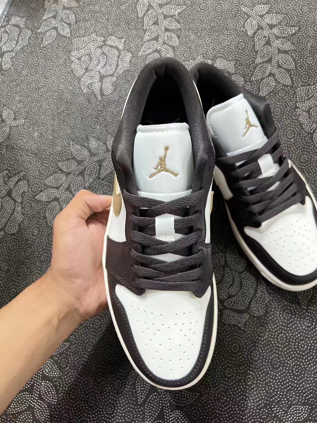 ? Aj1 Low 低帮Shadow Brown 白粽色