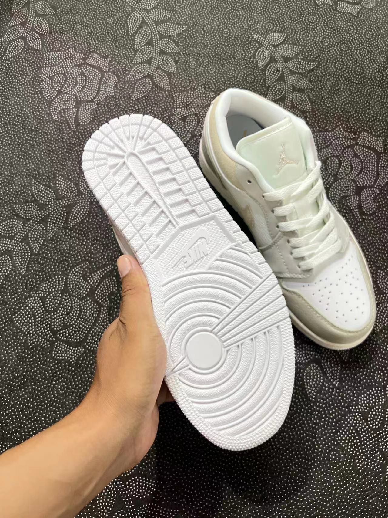 ? Air Jordan 1 Low SE Craft ”Tech Grey“ 解构低帮 白灰配色?