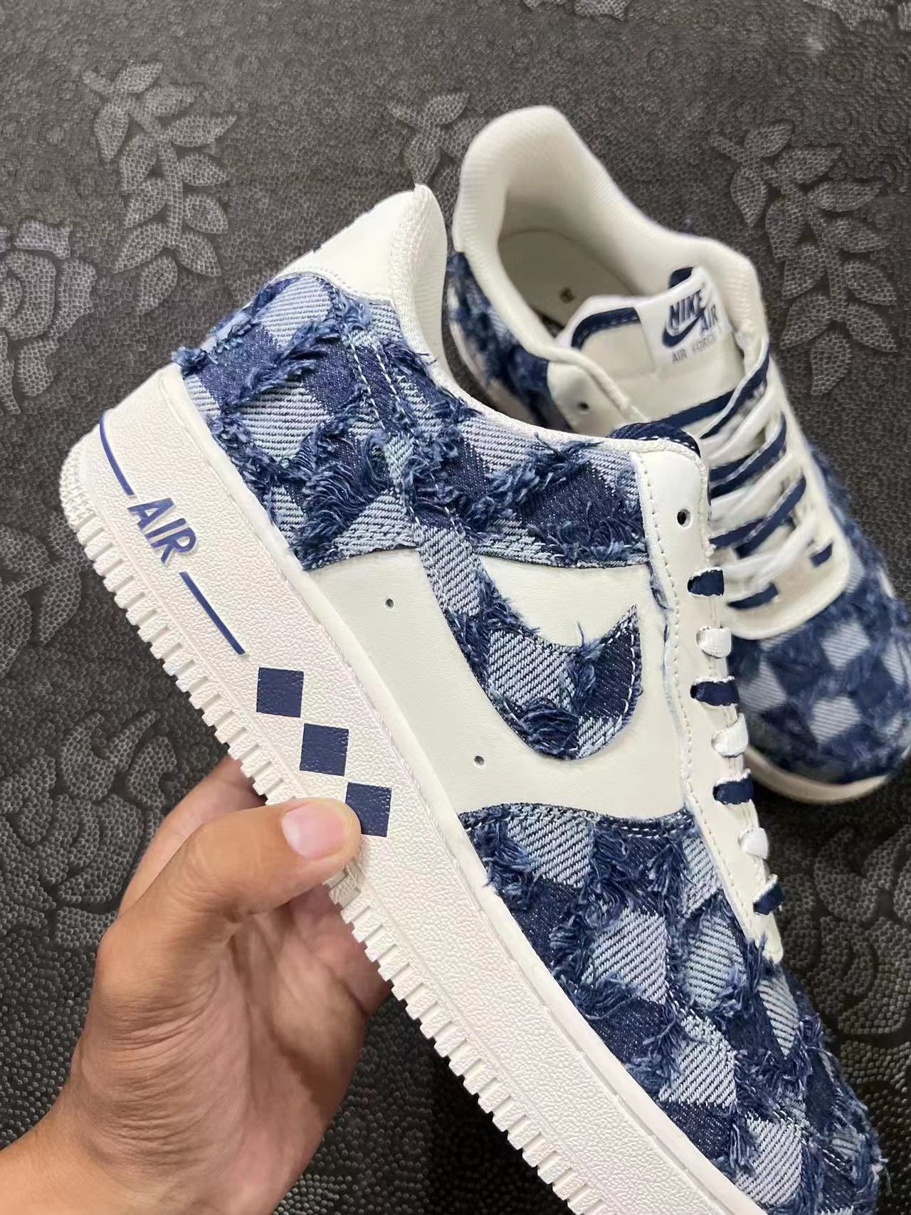 ? 正品定制 Nike Air Force 1 Low Dark Sky Blue 绒面革扎染 雾霾蓝色?