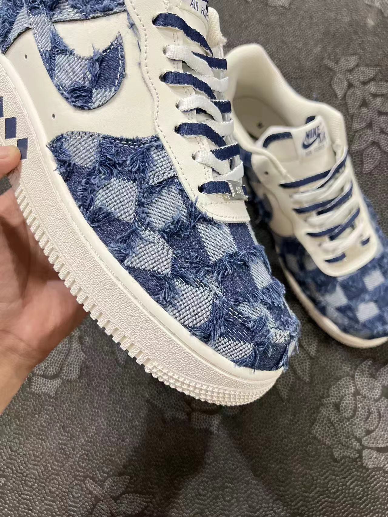 ? 正品定制 Nike Air Force 1 Low Dark Sky Blue 绒面革扎染 雾霾蓝色?