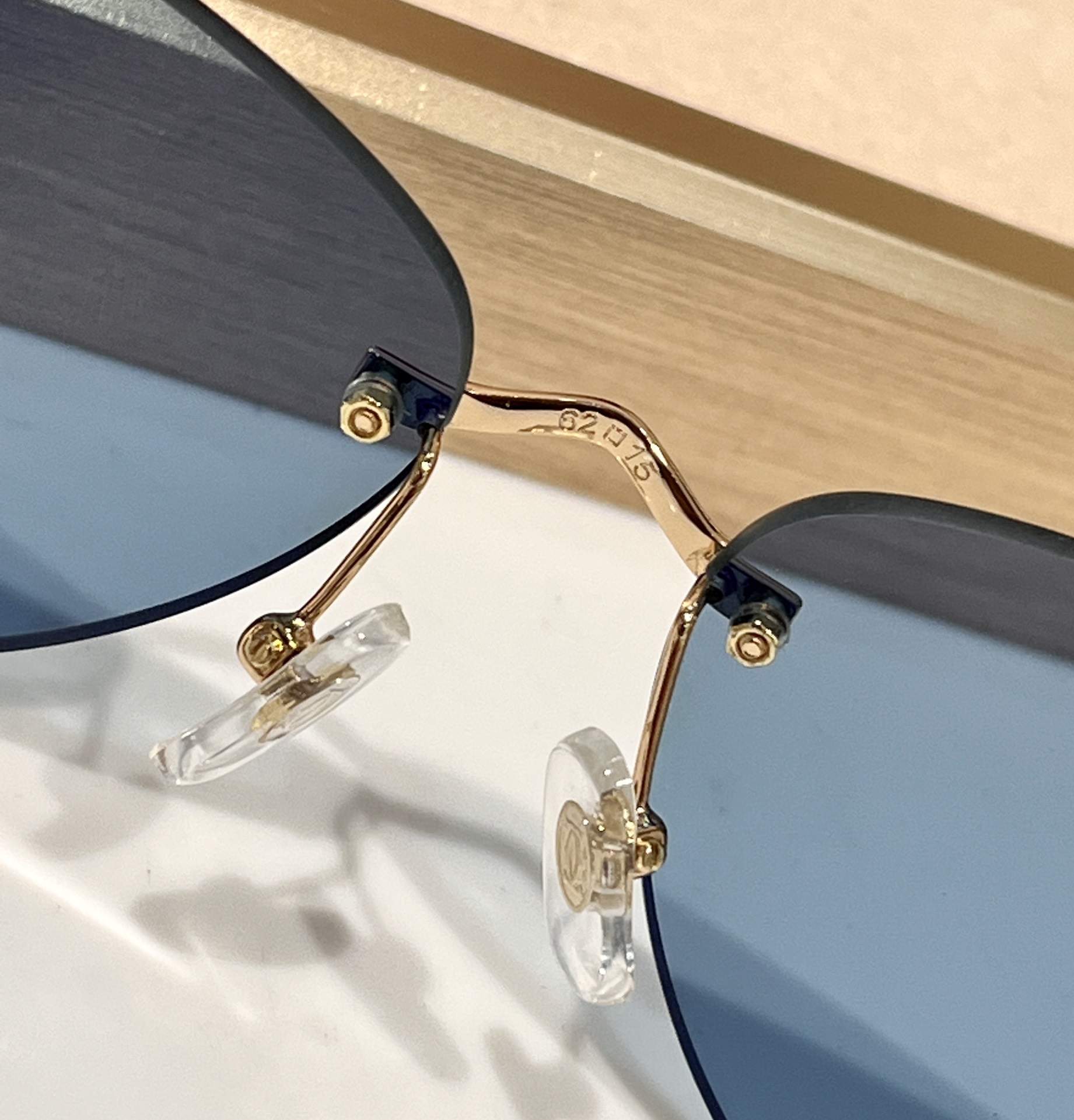  钻石切割工艺 💎经典豹子头
Cartier金灿灿镀金
CT0399S
size：62口15-145✔️