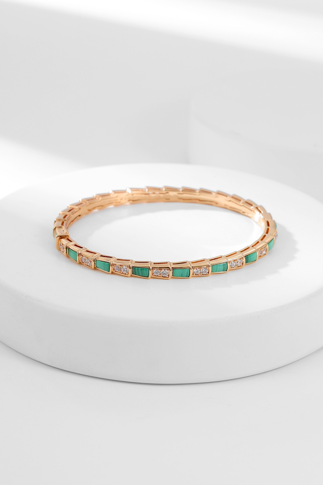 Luxurious Serpenti Viper Snake Bracelets: Elegant and Alluring Women’s Party Accessories - 图片 2