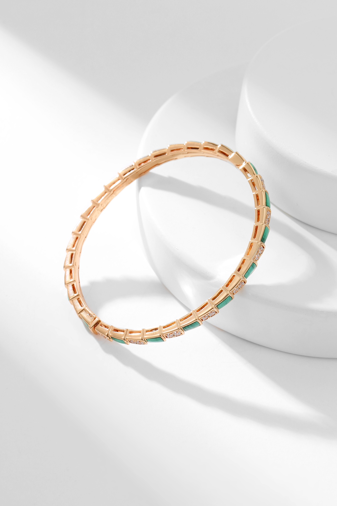 Luxurious Serpenti Viper Snake Bracelets: Elegant and Alluring Women’s Party Accessories - 图片 5