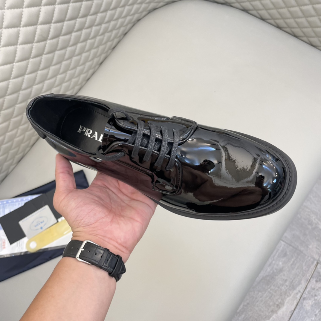 Precio de venta: P290 Calidad de gama altaMarca: Prad* "Prada*" Zapatos de cueroTalla: 38-44 (45,46 
