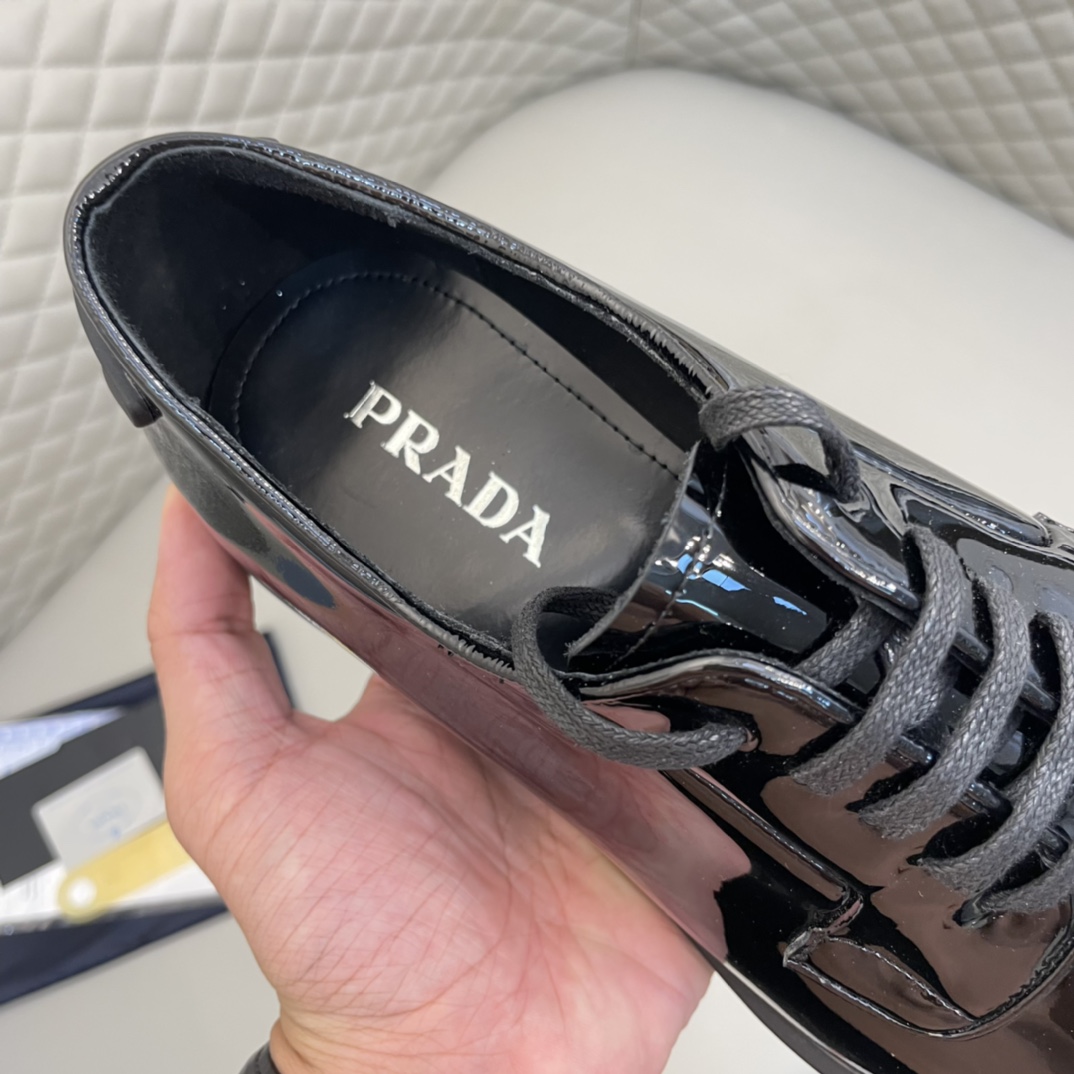 Precio de venta: P290 Calidad de gama altaMarca: Prad* "Prada*" Zapatos de cueroTalla: 38-44 (45,46 