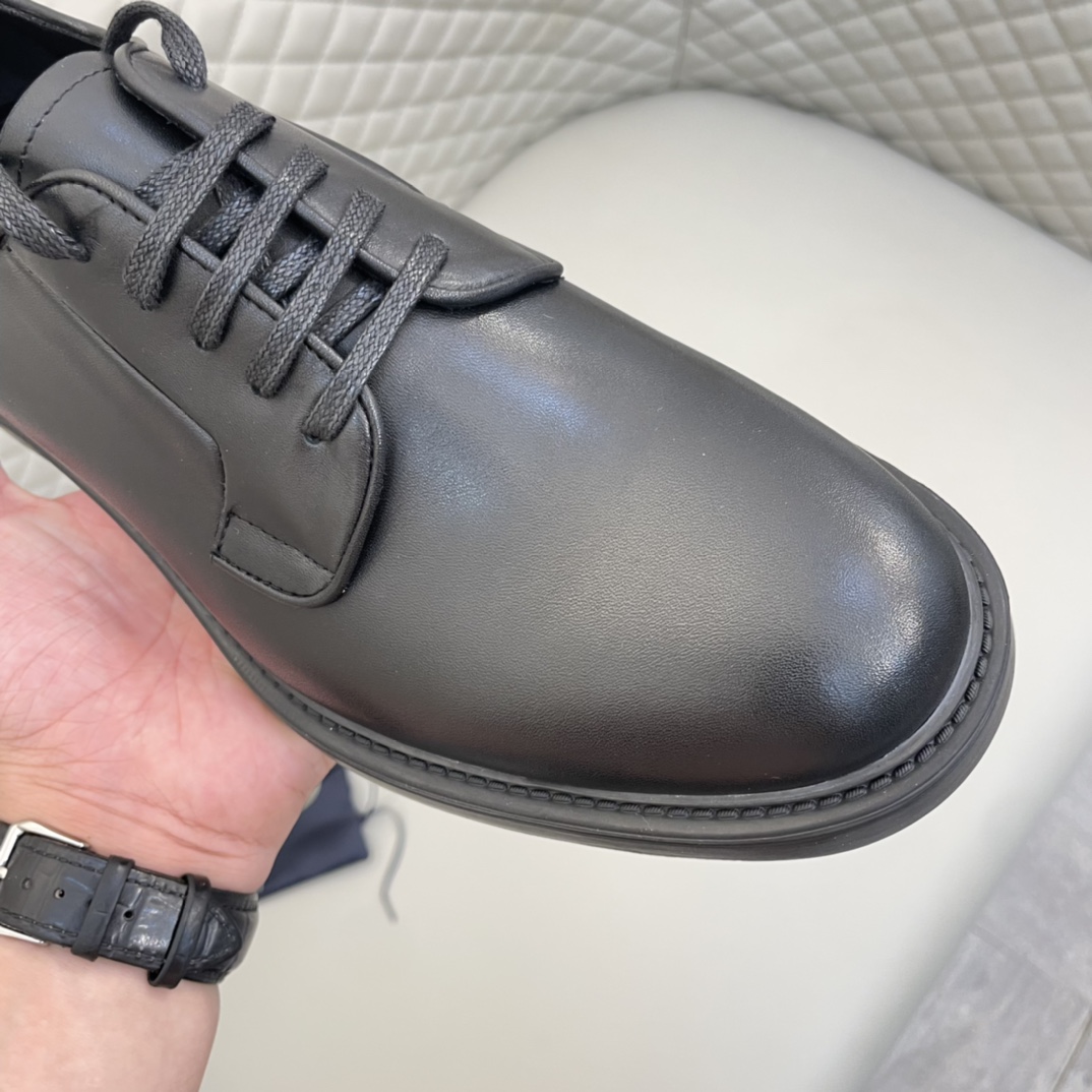Precio de venta: P290 Calidad de gama altaMarca: Prad* "Prada*" Zapatos de pielTalla: 38-44 (45,46 d