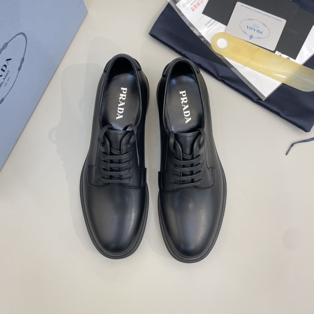 Precio de venta: P290 Calidad de gama altaMarca: Prad* "Prada*" Zapatos de pielTalla: 38-44 (45,46 d