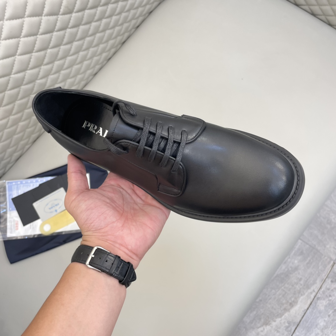 Precio de venta: P290 Calidad de gama altaMarca: Prad* "Prada*" Zapatos de pielTalla: 38-44 (45,46 d