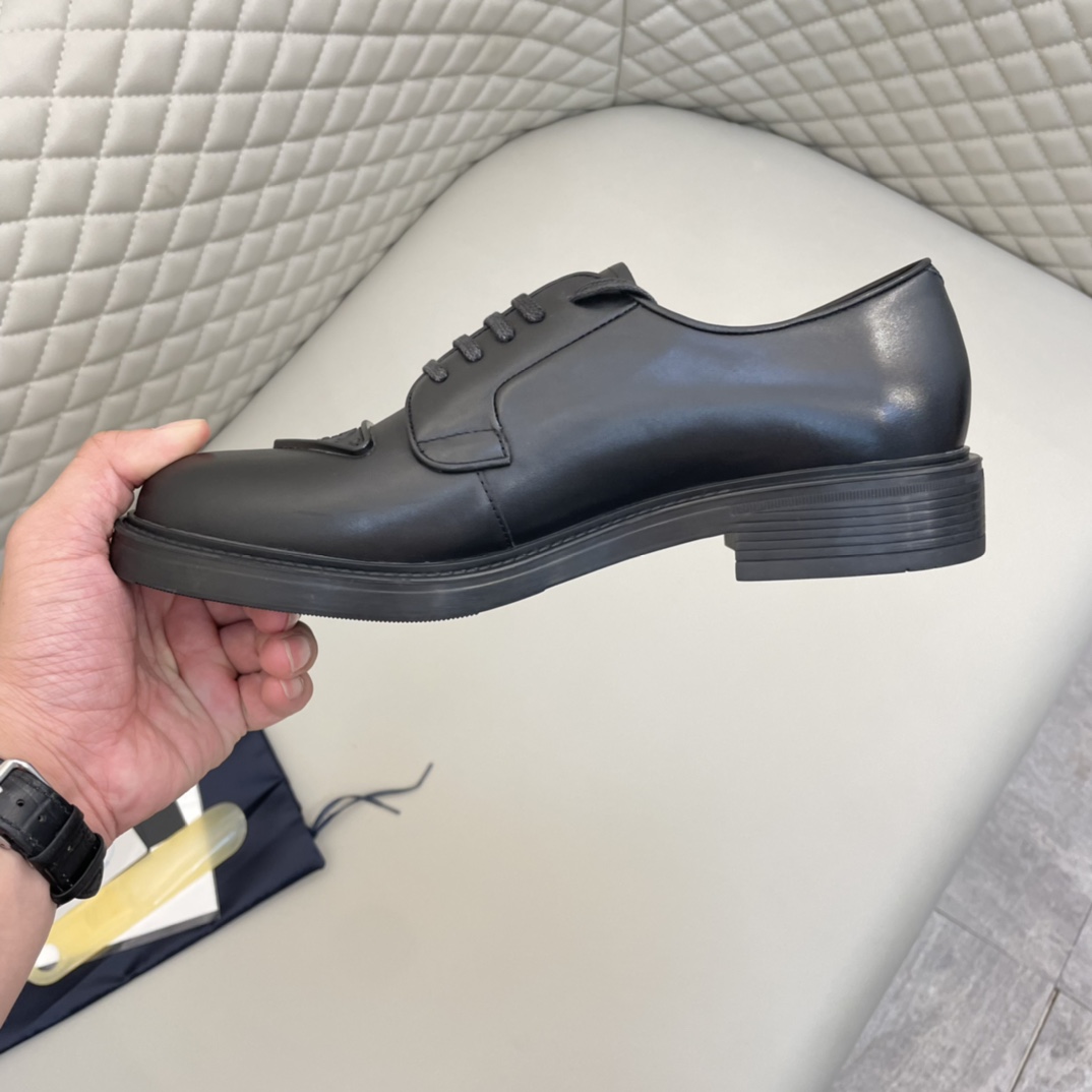 Precio de venta: P290 Calidad de gama altaMarca: Prad* "Prada*" Zapatos de pielTalla: 38-44 (45,46 d