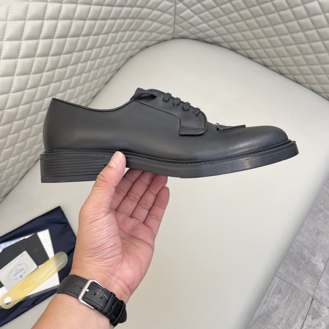 Precio de venta: P290 Calidad de gama altaMarca: Prad* "Prada*" Zapatos de pielTalla: 38-44 (45,46 d