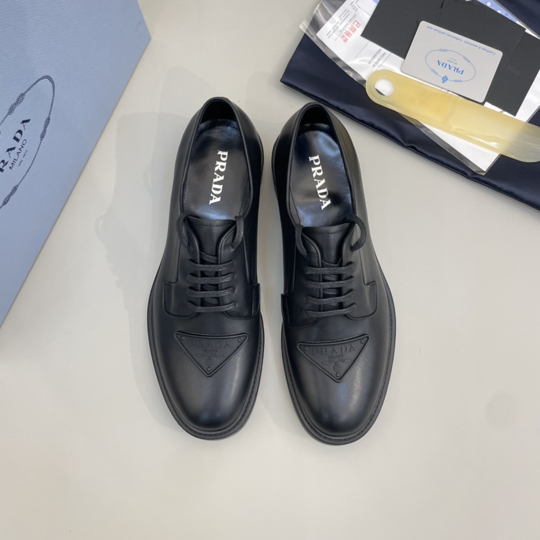 Precio de venta: P290 Calidad de gama altaMarca: Prad* "Prada*" Zapatos de pielTalla: 38-44 (45,46 d