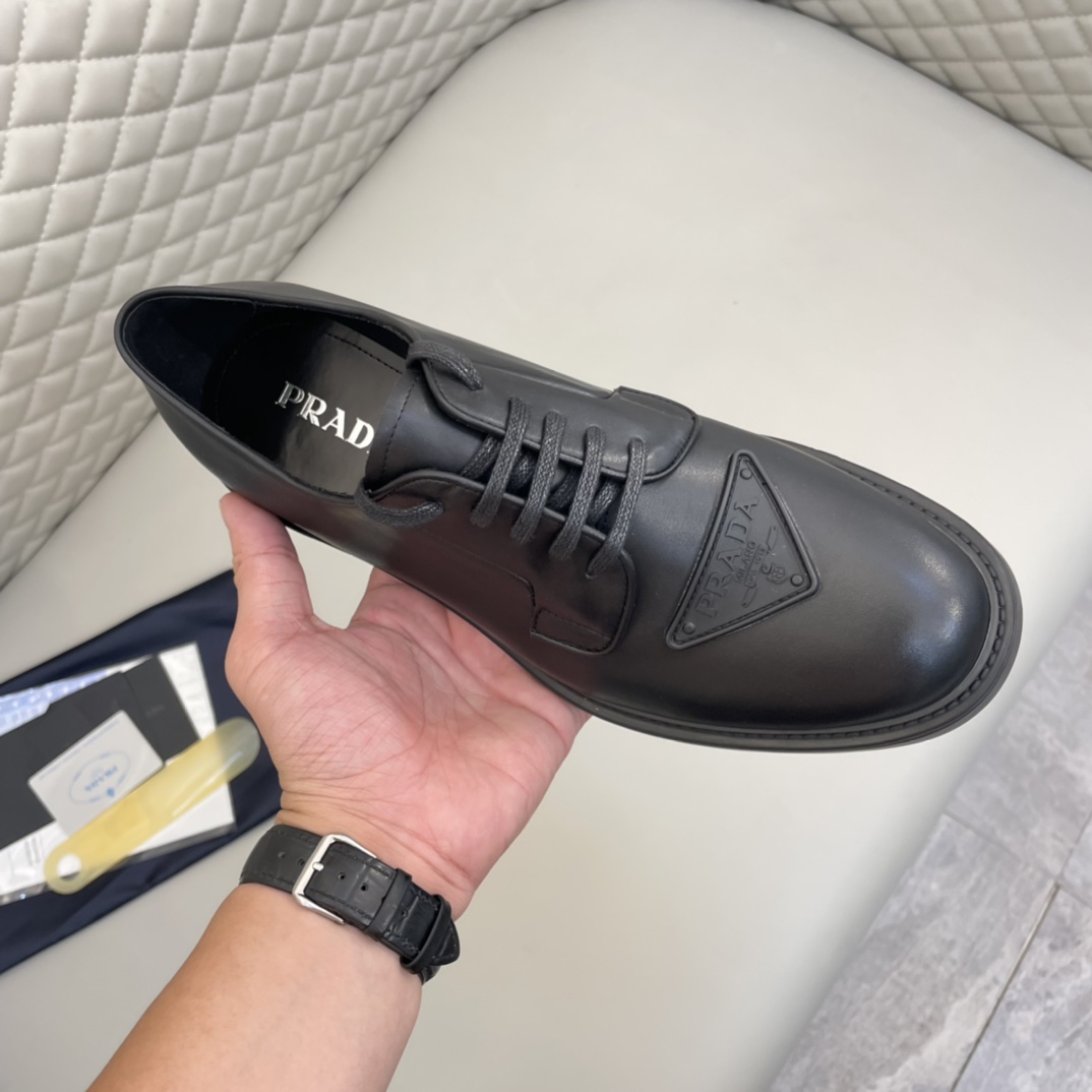 Precio de venta: P290 Calidad de gama altaMarca: Prad* "Prada*" Zapatos de pielTalla: 38-44 (45,46 d