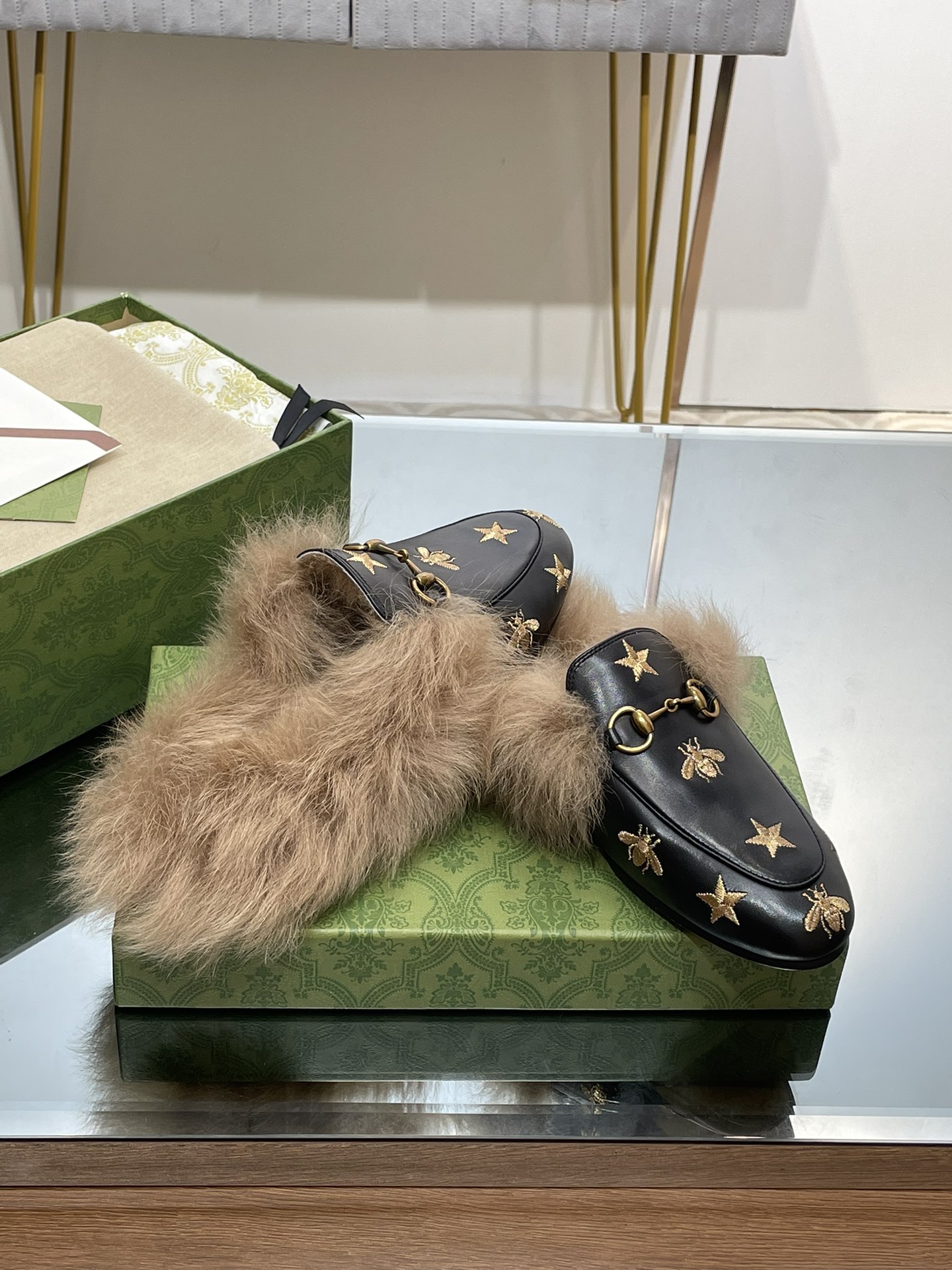 Gucci Princetown Leather Slipper with Horsebit - Luxurious & Timeless 9 i1691490146 1578 6