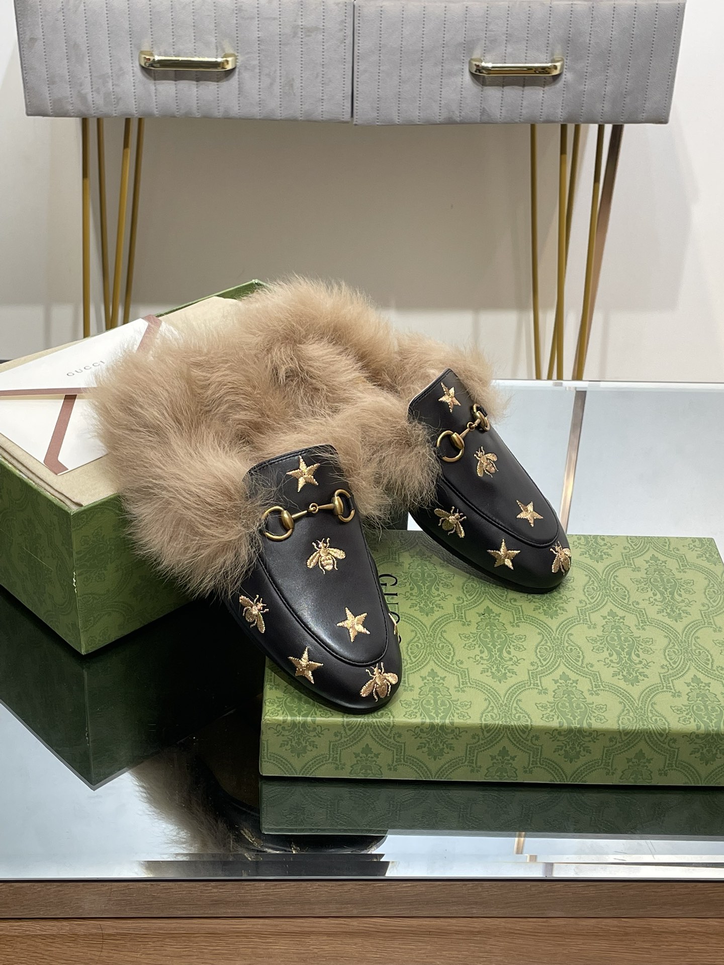 Gucci Princetown Leather Slipper with Horsebit - Luxurious & Timeless 6 i1691490146 3217 3