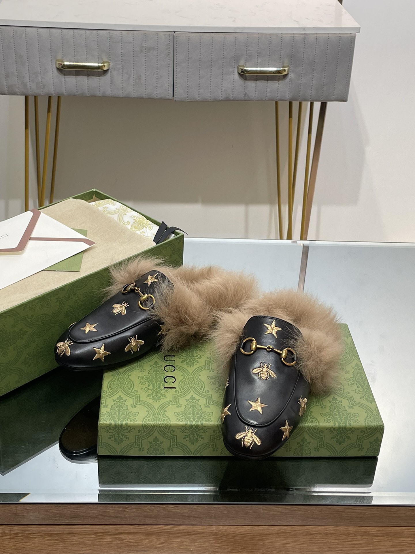 Gucci Princetown Leather Slipper with Horsebit - Luxurious & Timeless 8 i1691490146 71 5