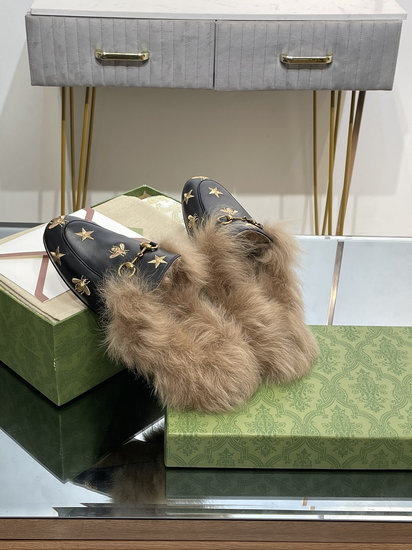 Gucci Princetown Leather Slipper with Horsebit - Luxurious & Timeless 7 i1691490146 8385 4