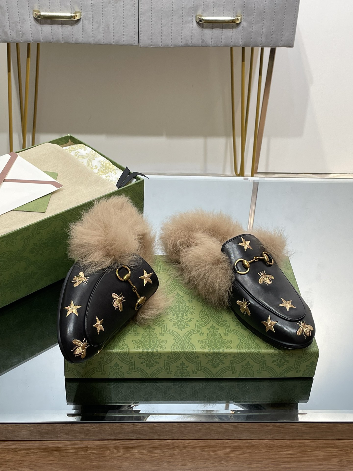 Gucci Princetown Leather Slipper with Horsebit - Luxurious & Timeless 10 i1691490146 9226 7