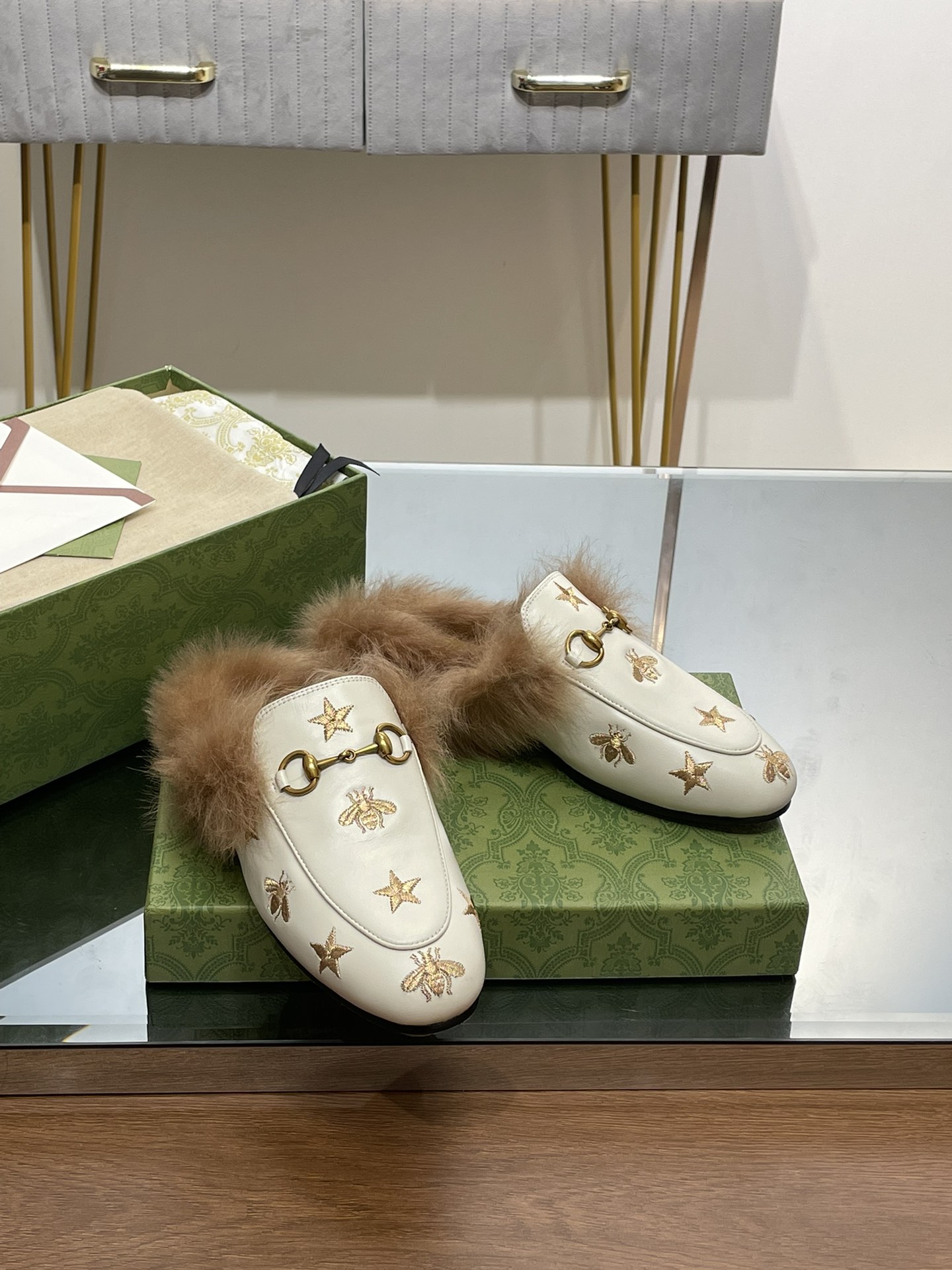 Gucci Princetown Leather Slipper with Horsebit - Luxurious Comfort 4 i1691490233 4924 1