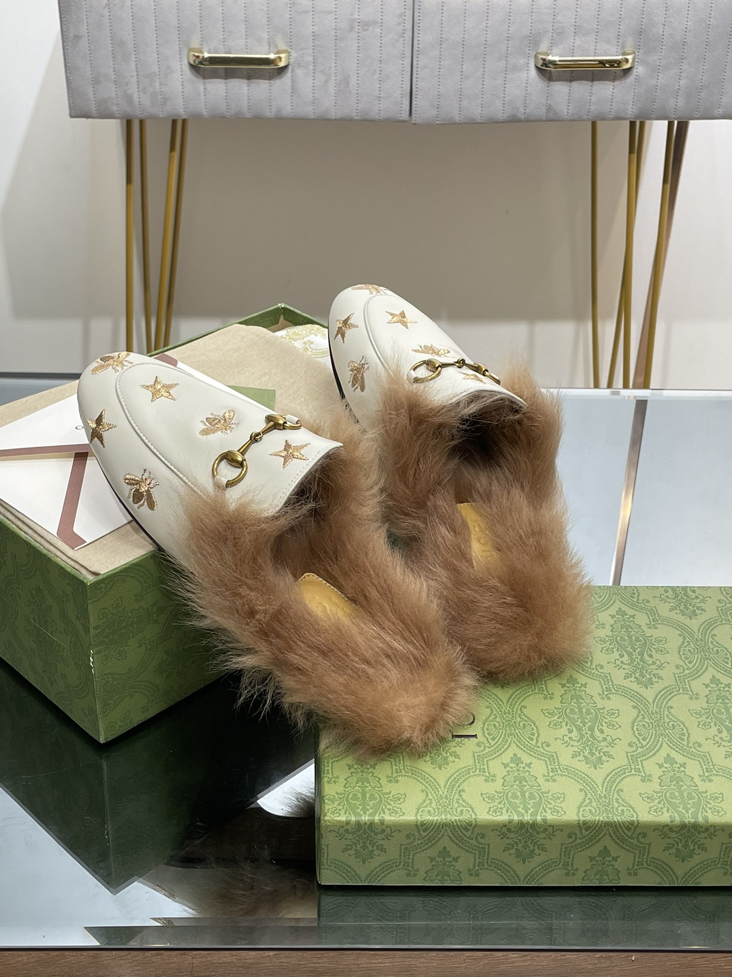 Gucci Princetown Leather Slipper with Horsebit - Luxurious Comfort 7 i1691490233 537 4