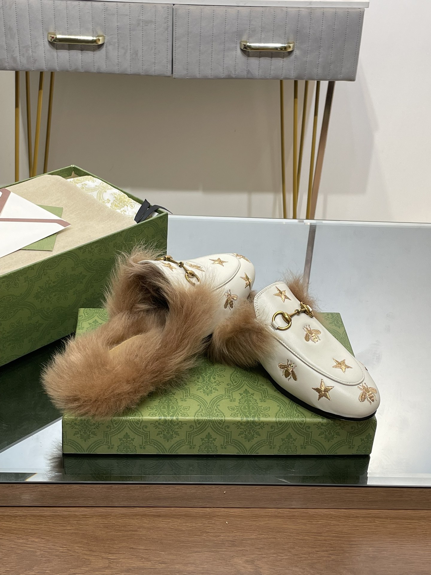 Gucci Princetown Leather Slipper with Horsebit - Luxurious Comfort 9 i1691490233 9324 6