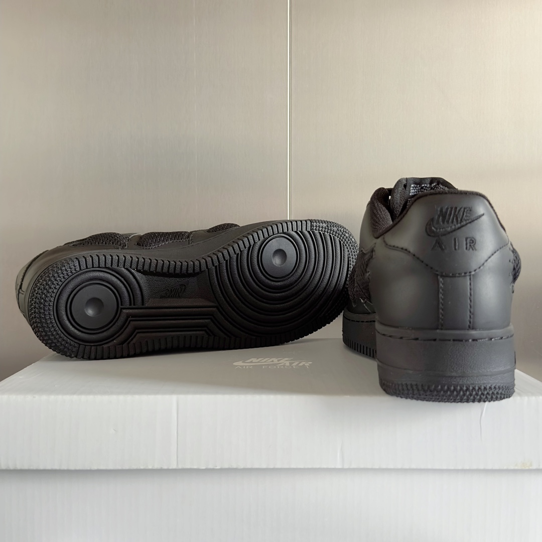 Handmade Zirconium Nike Air Force 1 Bone Shoes with Unique Design - 图片 9