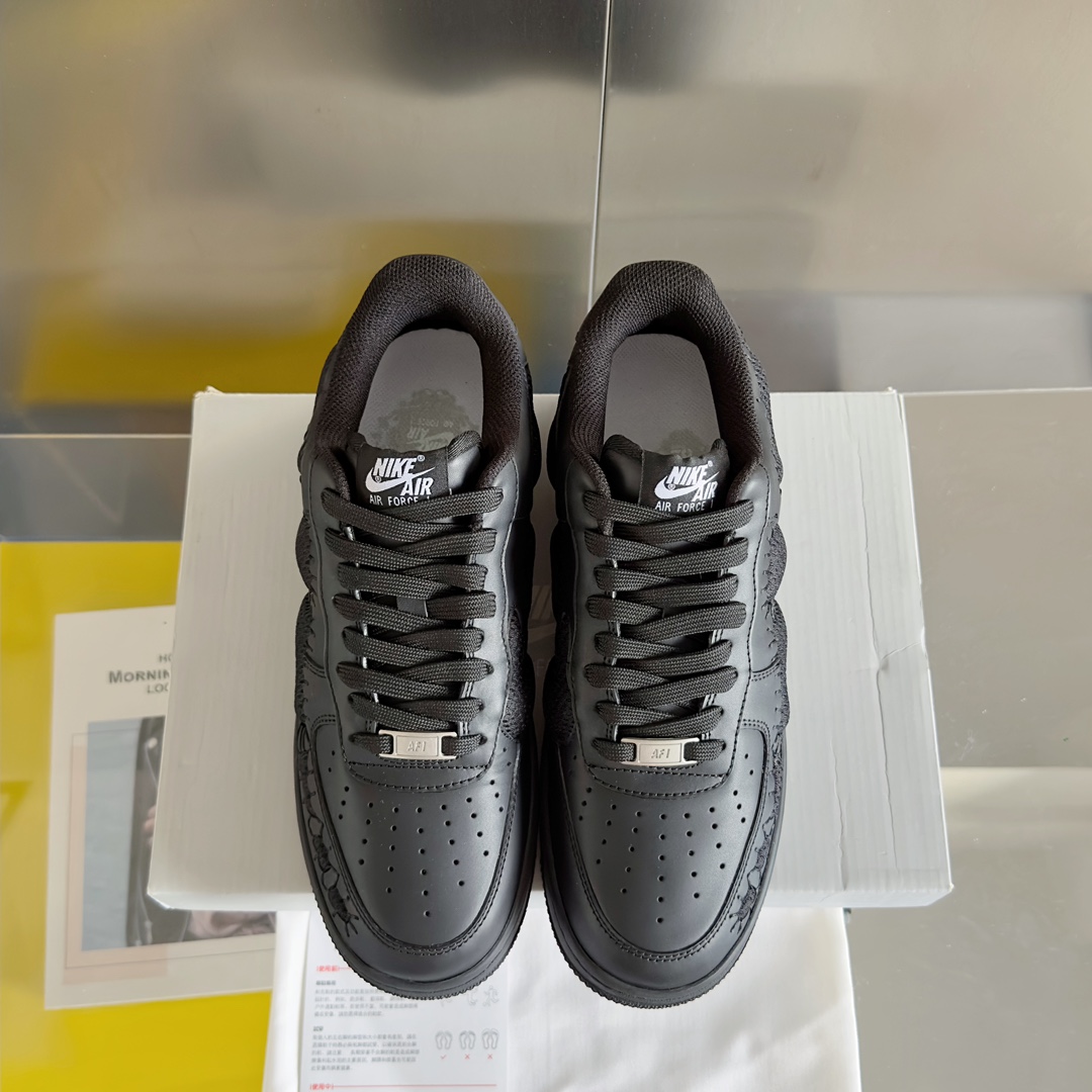 Handmade Zirconium Nike Air Force 1 Bone Shoes with Unique Design - 图片 7