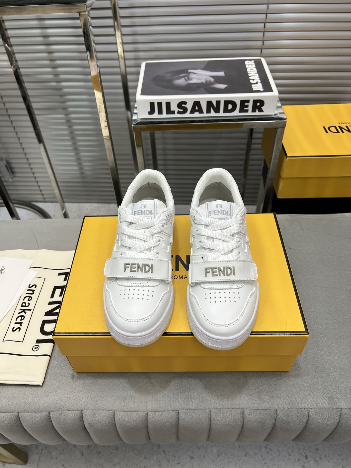 Fendi Zapatos Calzado informal Universal para hombres y mujeres Mujeres Hombres Piel de vaca Cuero Tpu Vintage Casual