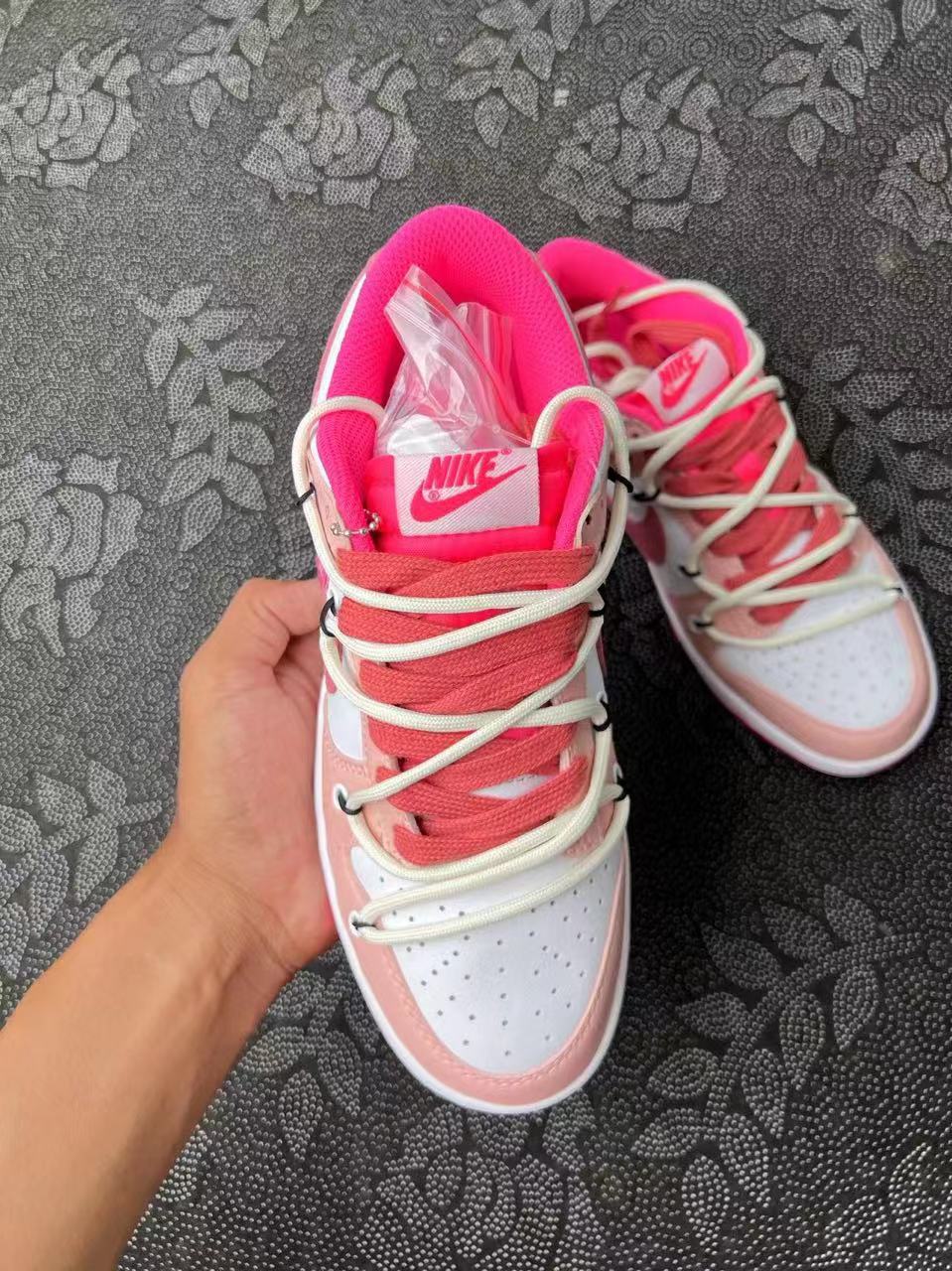 正品定制Nike Dunk Low 熊猫恶作剧 夏日主题朱颜粉面 粉白配色