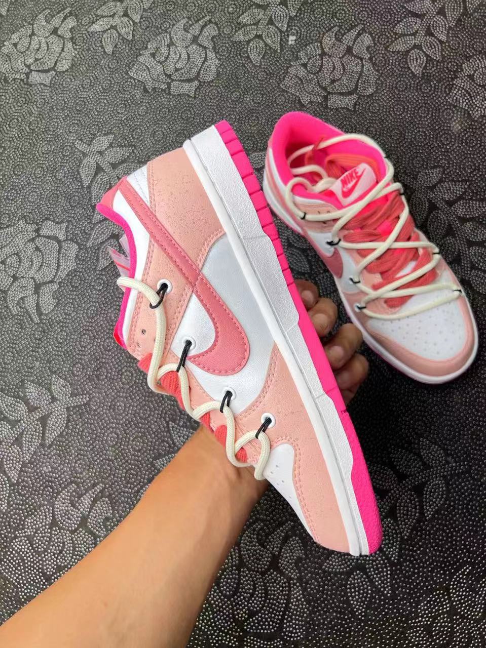 正品定制Nike Dunk Low 熊猫恶作剧 夏日主题朱颜粉面 粉白配色