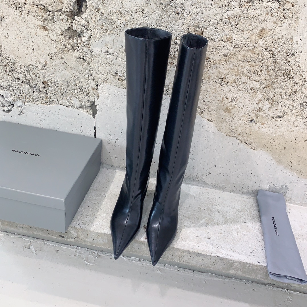 NO:461208,Long boots [BALENCIAGA*] The blogger of the new autumn and winter pointed-toe boots ins and fashion editors of major magazines have a pair of rebellious punks. Bad Girl's Dream Boots Original 1:1 Customized Calfskin fabric, sheepskin lining, Italian imported genuine leather sole, heel height 8.5cm, size 35-39# (40# can be customized without return), boots, balenciaga, boots, cowhide, sheepskin, Leather soles19860909长靴【BALENCIAGA*】秋冬新款尖头靴ins的博主和各大杂志时尚编辑都人手一双叛逆朋克,Bad Girl的梦中情靴原版1:1订制小牛皮面料,羊皮内里,意大利进口真皮大底,跟高8.5cm,码数35-39#（40#可订做不退换）,靴子,balenciaga,boots,cowhide,sheepskin,Leather soles,Women's Shoes