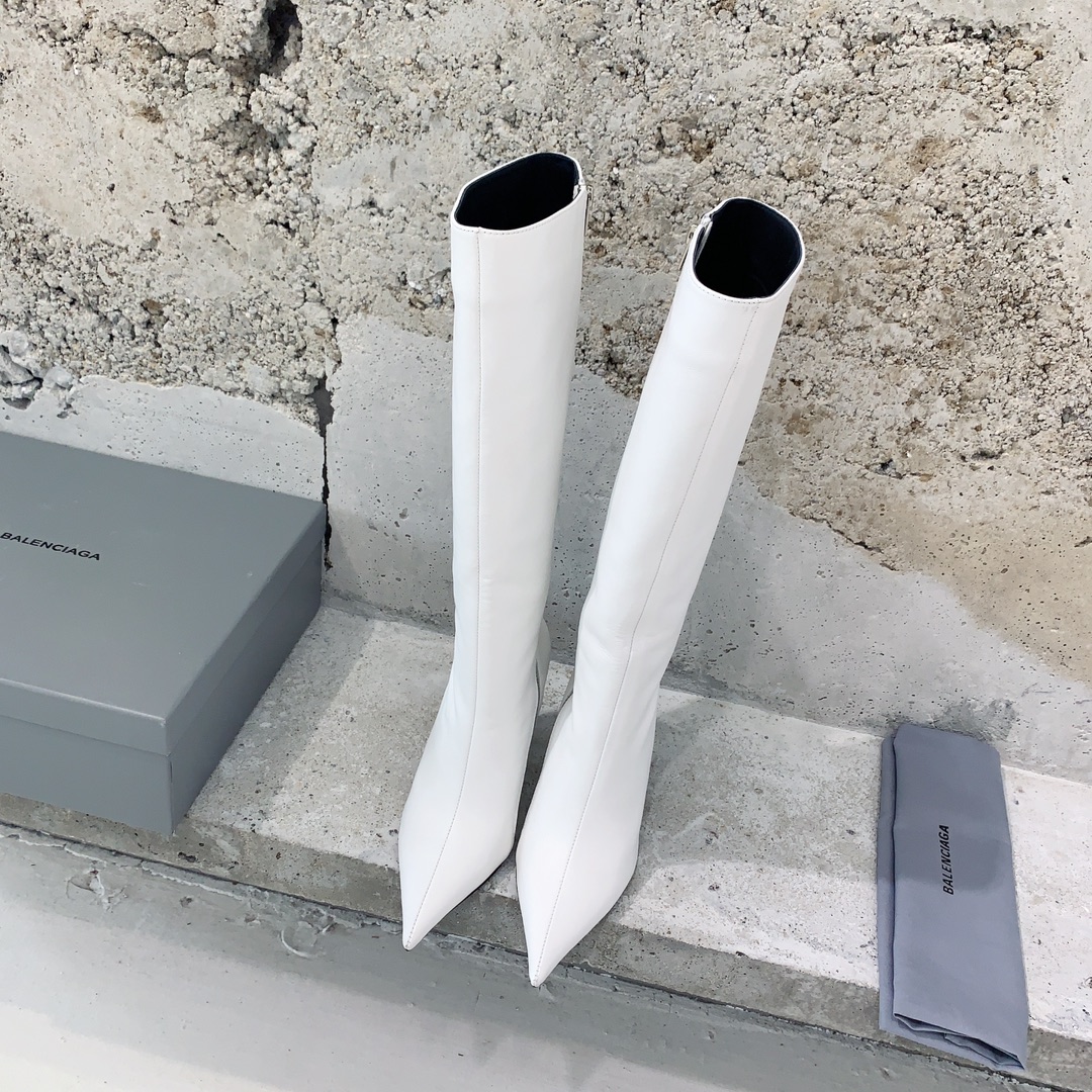 NO:461174,Long boots [BALENCIAGA*] The blogger of the new autumn and winter pointed-toe boots ins and fashion editors of major magazines are all in a pair of rebellious punks. Bad Girl's Dream Boots Original 1:1 customized calfskin fabric, sheepskin lining, Italian imported leather sole, heel height 10cm, size 35-39# (40# can be customized without return), boots, balenciaga, boots, cowhide, sheepskin, Leather soles19860909长靴【BALENCIAGA*】秋冬新款尖头靴ins的博主和各大杂志时尚编辑都人手一双叛逆朋克,Bad Girl的梦中情靴原版1:1订制小牛皮面料,羊皮内里,意大利进口真皮大底,跟高10cm,码数35-39#（40#可订做不退换）,靴子,balenciaga,boots,cowhide,sheepskin,Leather soles,Women's Shoes