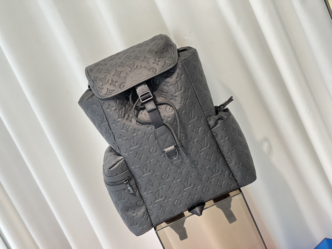 The M43680 Trekking Backpack from the Men's Pre-Fall 2018 collection is - Bag 2