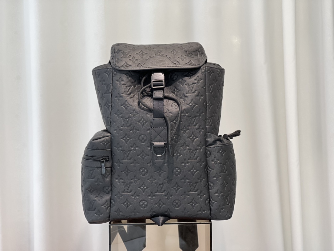 The M43680 Trekking Backpack from the Men's Pre-Fall 2018 collection is - Bag