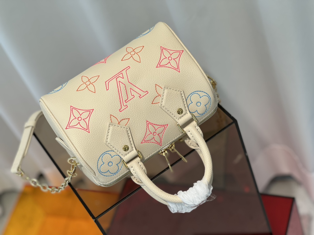 M46667 2023 秋季 Speedy Bandoulière 20 手袋焕新加入 LV Academy 系列,为 Monogram 5