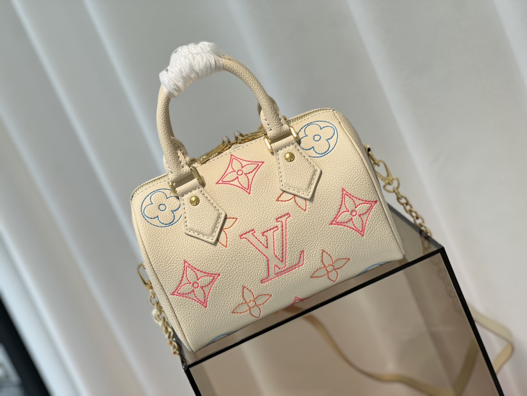 M46667 2023 秋季 Speedy Bandoulière 20 手袋焕新加入 LV Academy 系列,为 Monogram 2