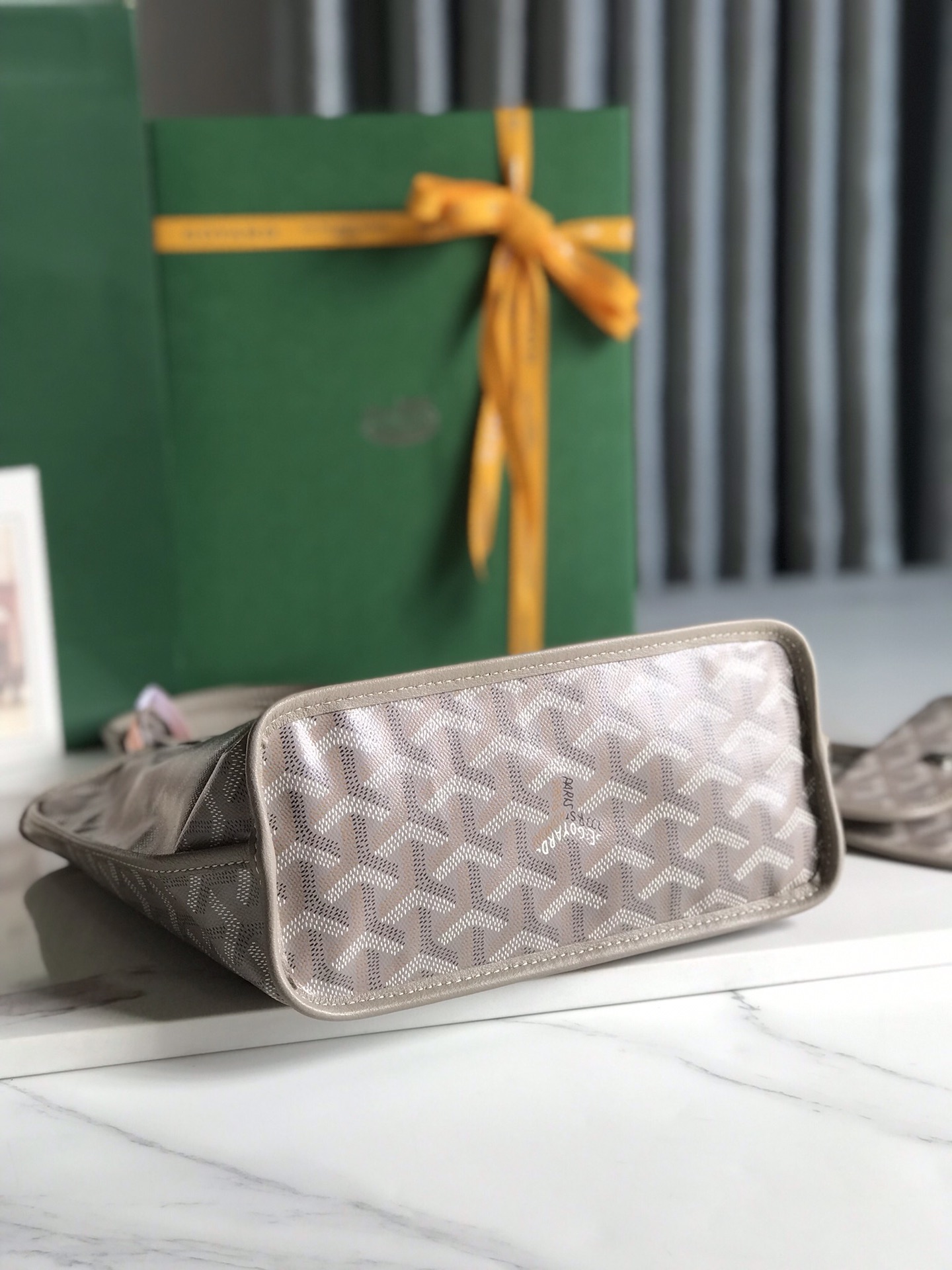 Goyard Reversible Anjou 托特包goyard,钱包,包 5