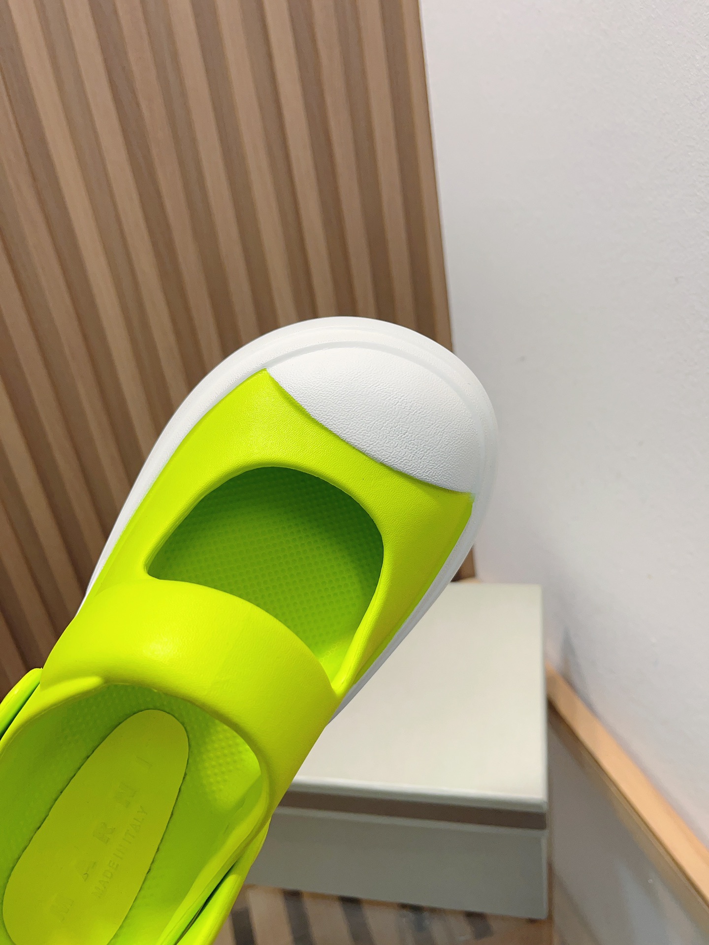 Manrimani’s Big Head Rubber Sandals: Cute, Lightweight, Long Legs, Integrated Design - 图片 4