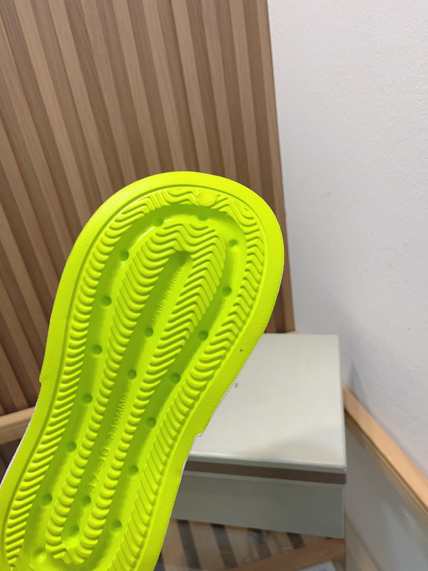 Manrimani’s Big Head Rubber Sandals: Cute, Lightweight, Long Legs, Integrated Design - 图片 6