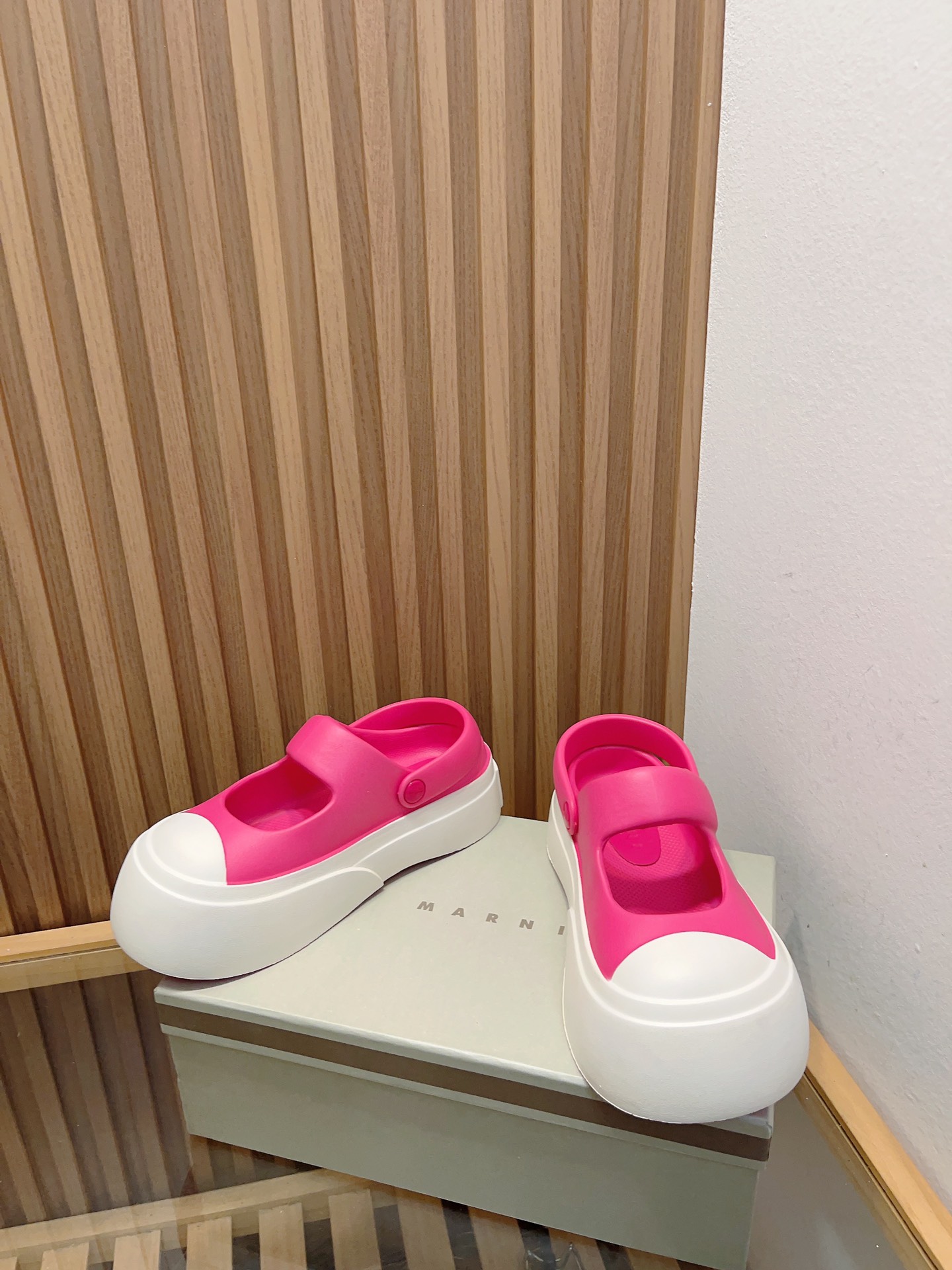 Manrimani Big Head Rubber Sandals: Cute Design, Lightweight, Comfortable, and Stylish. - 图片 3