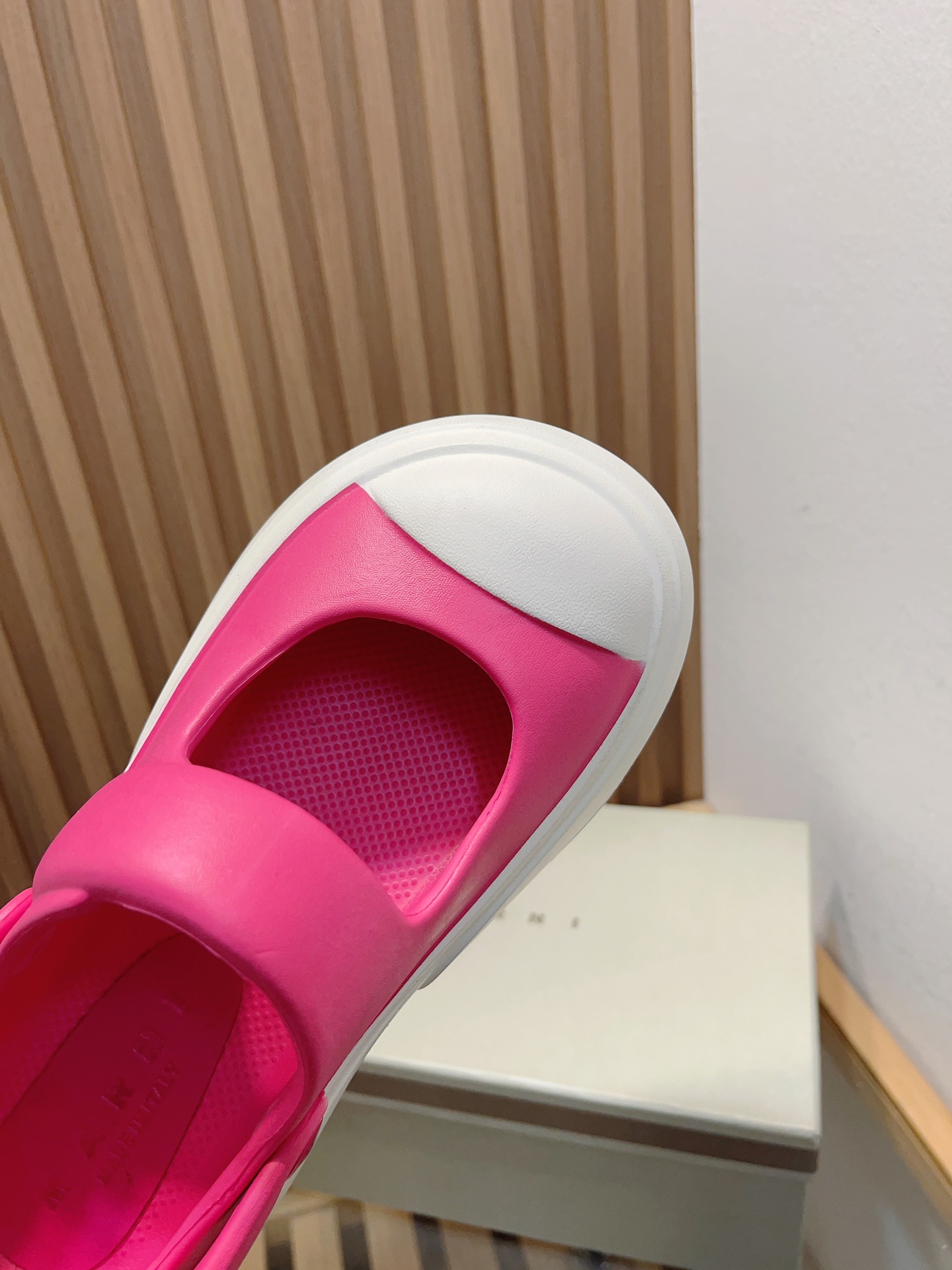 Manrimani Big Head Rubber Sandals: Cute Design, Lightweight, Comfortable, and Stylish. - 图片 4