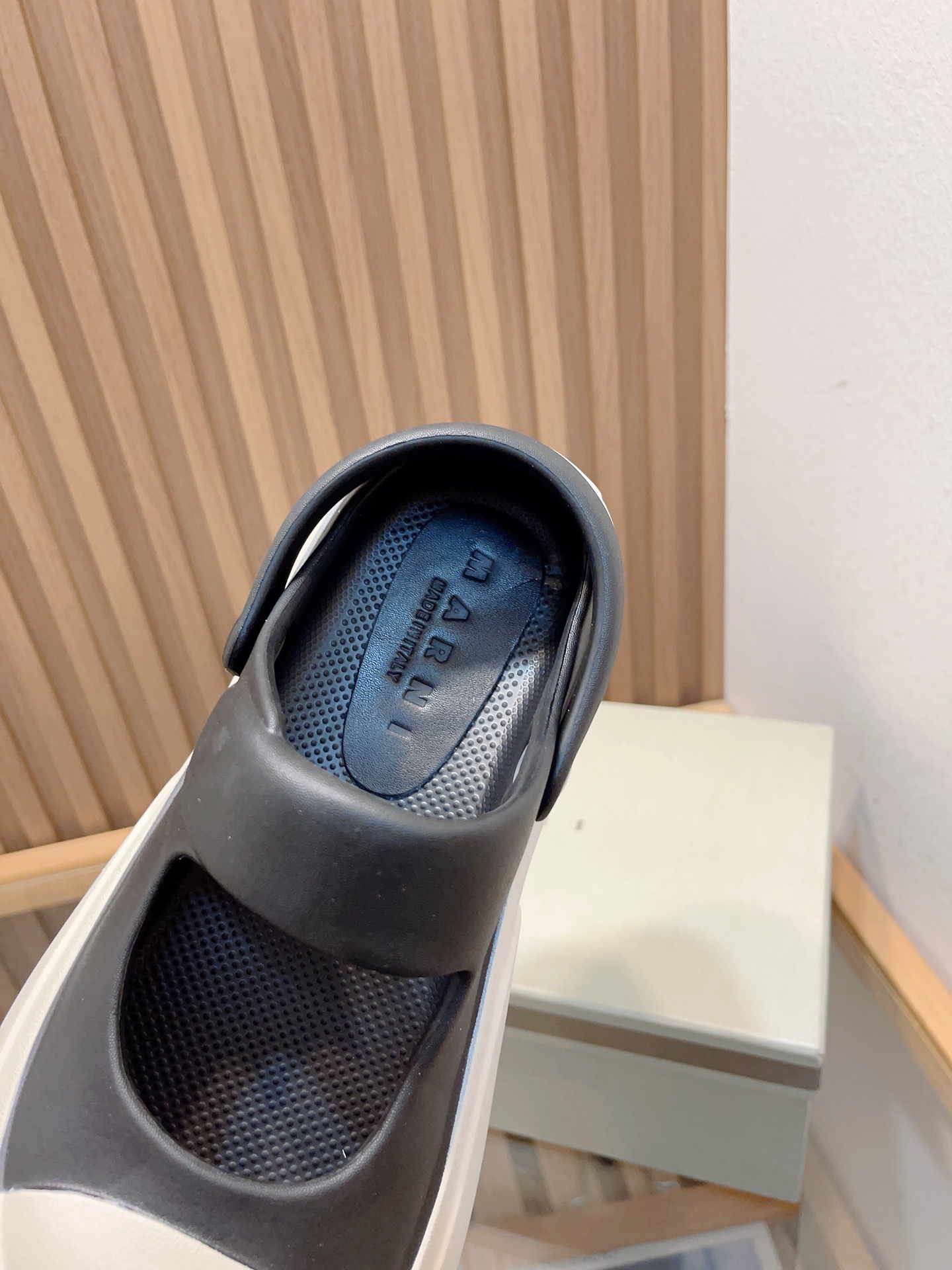 Manrimani’s Cute Big Head Rubber Sandals: Lightweight, Comfortable, and Stylish Size 35-39. - 图片 5