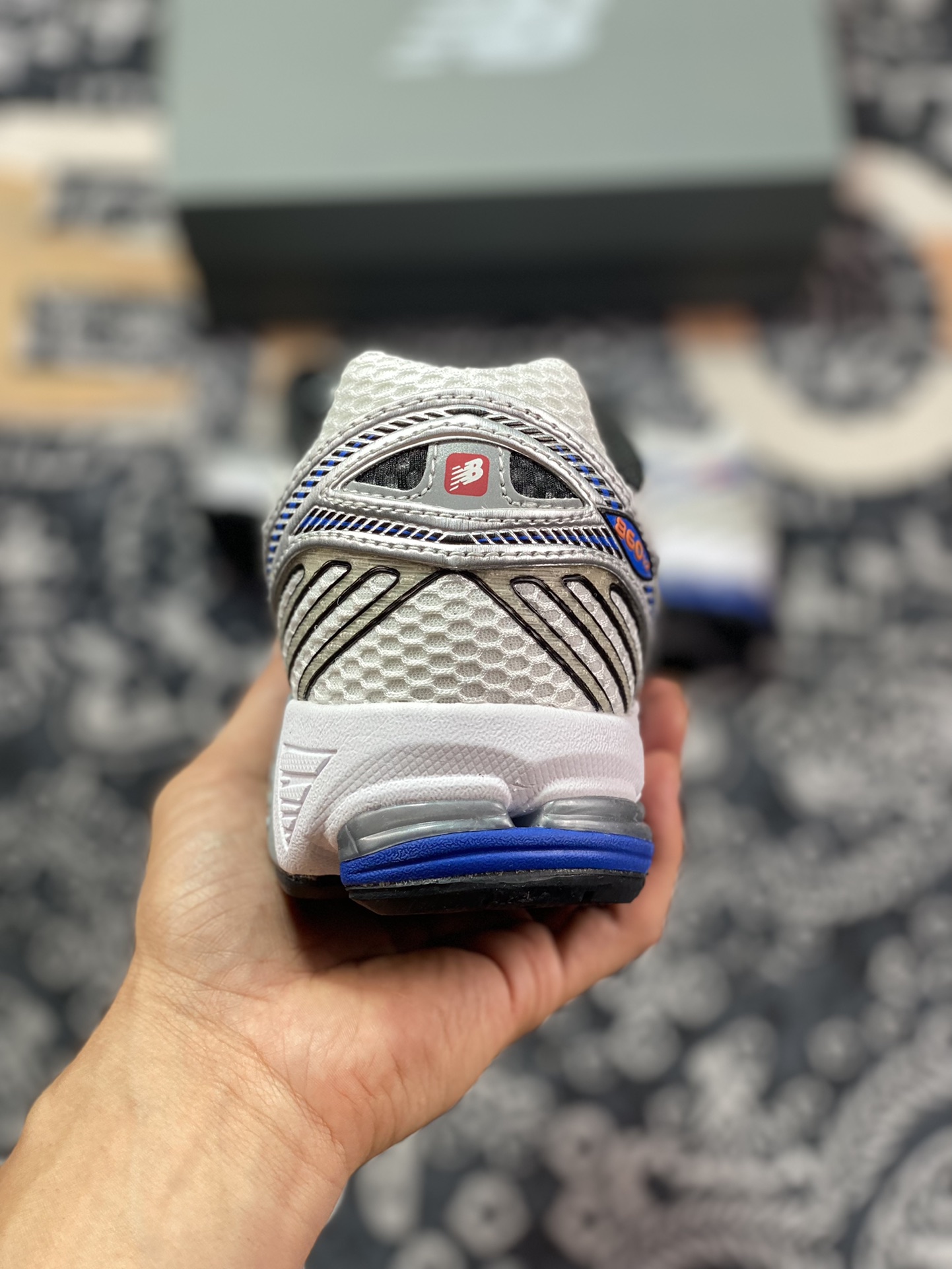 New Balance ML860V2 series low-top classic retro dad style casual sports jogging shoes ”Silver, White, Black, Royal Blue” ML860XB