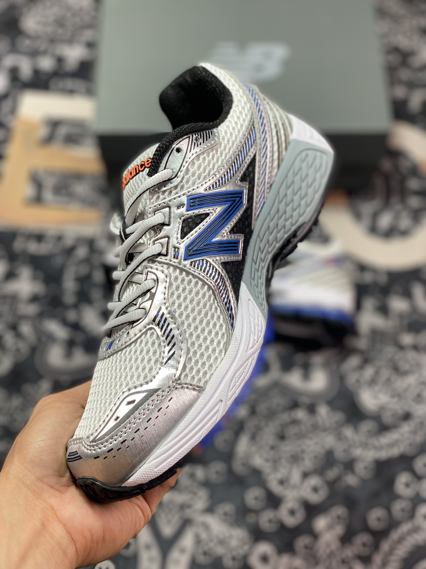 220 New Balance ML860V2系列低帮经典复古老爹风休闲运动慢跑鞋“银白黑皇家宝蓝”ML860XB